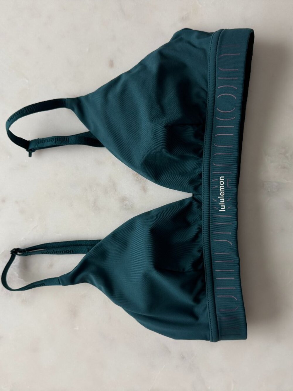 Lululemon sports bra size 8